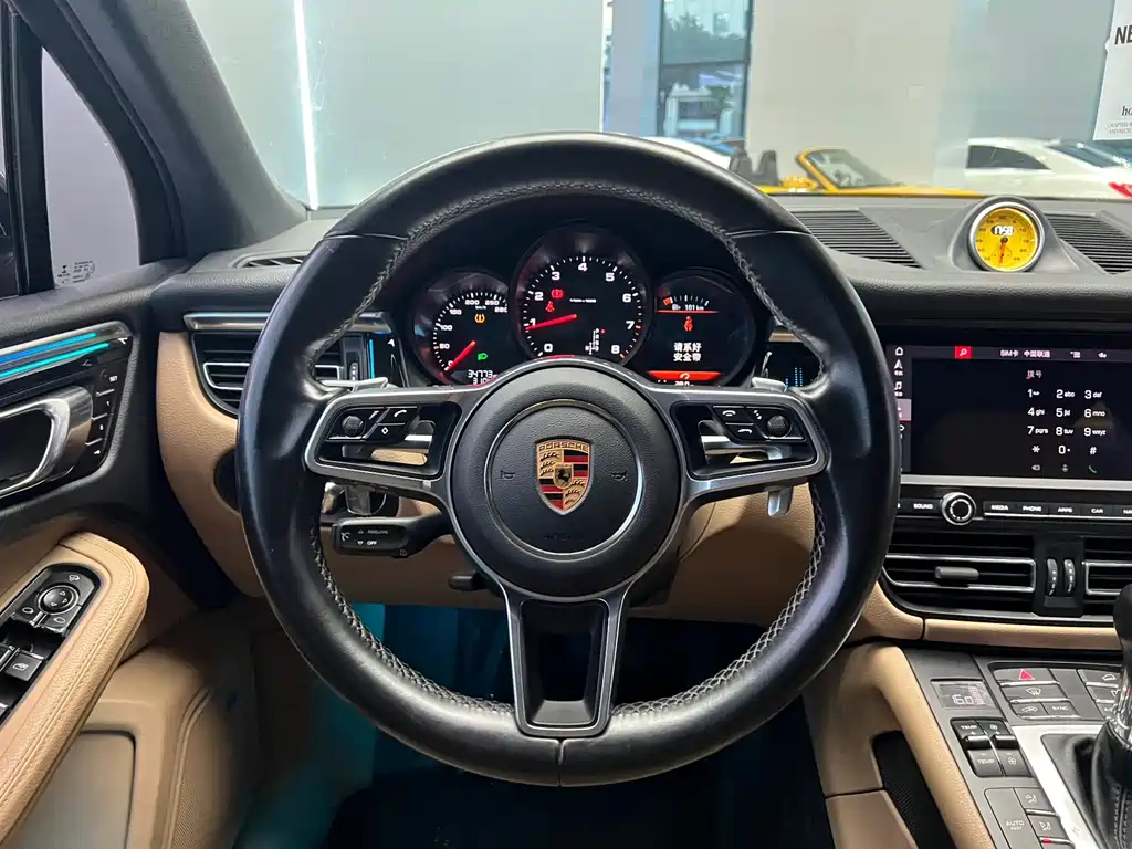 Porsche Macan 2020 — фото 6