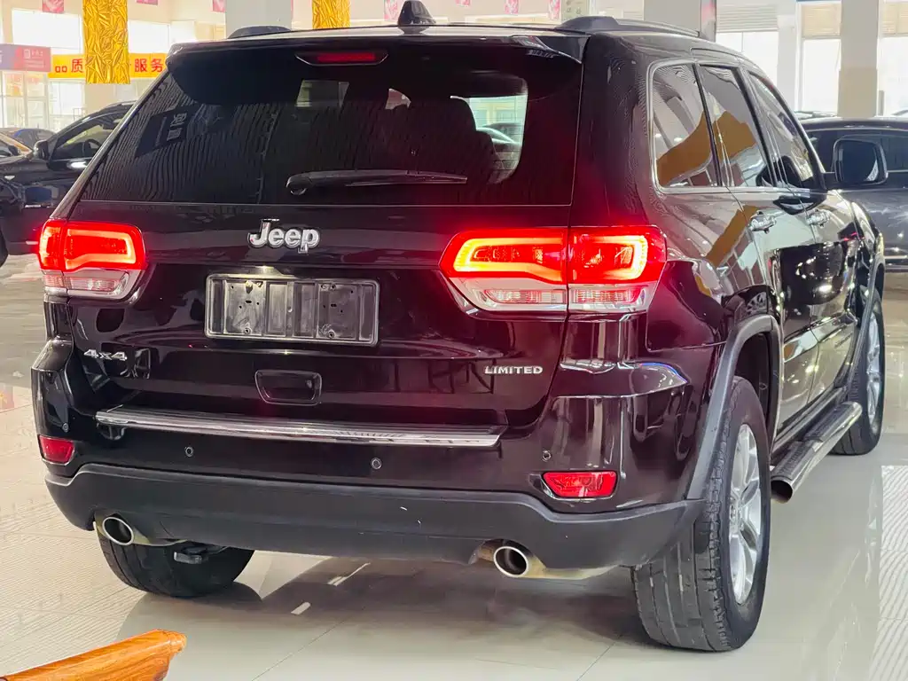 Jeep Grand Cherokee 2014 — фото 2