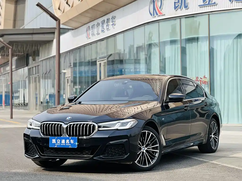 BMW 5 Series 2024 — фото 1