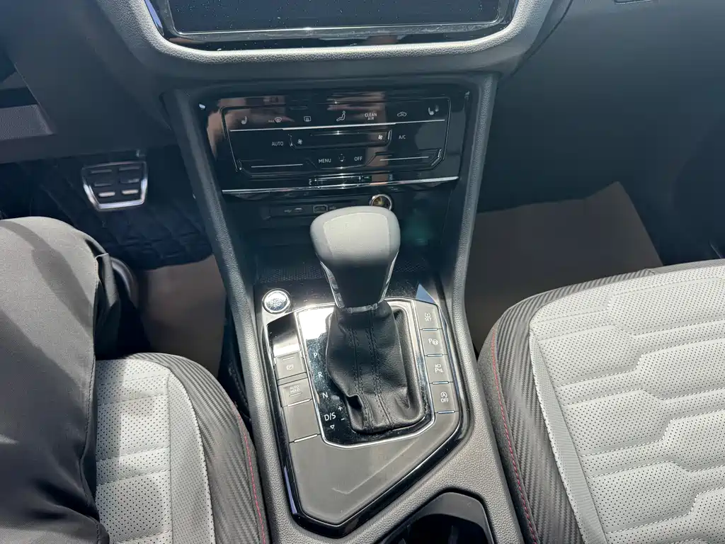 Volkswagen Tiguan X 2021 — фото 11