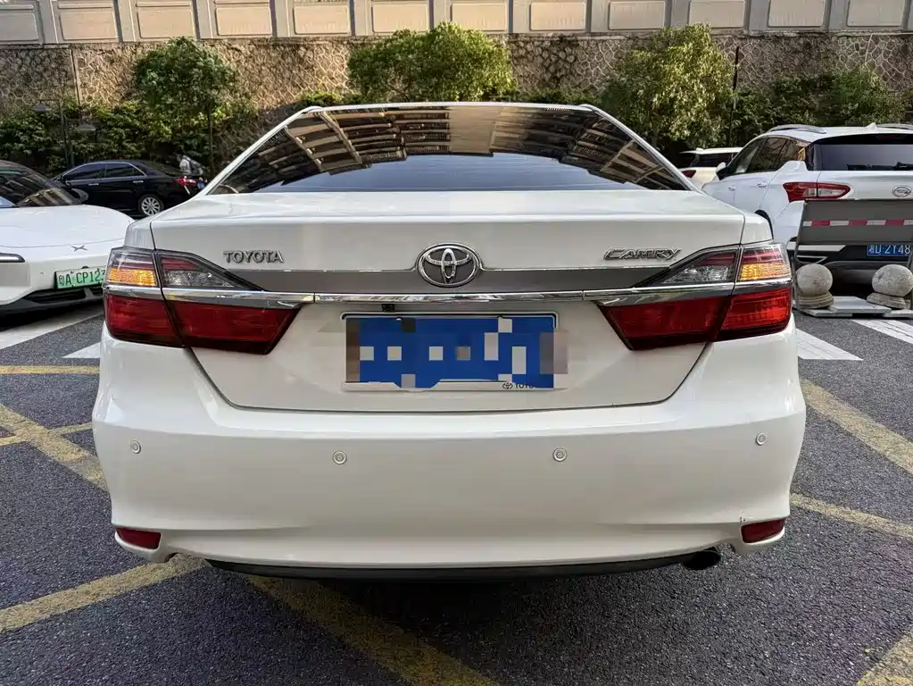 Toyota Camry 2017 — фото 3