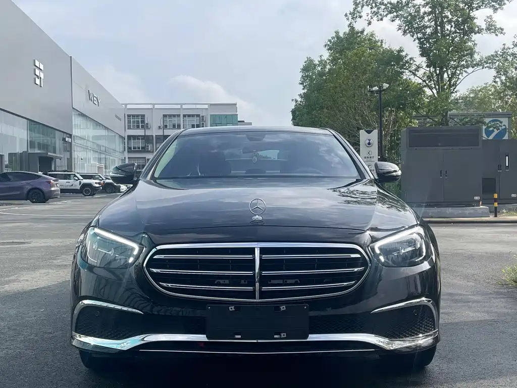 Mercedes-Benz E-Class 2022 — фото 2
