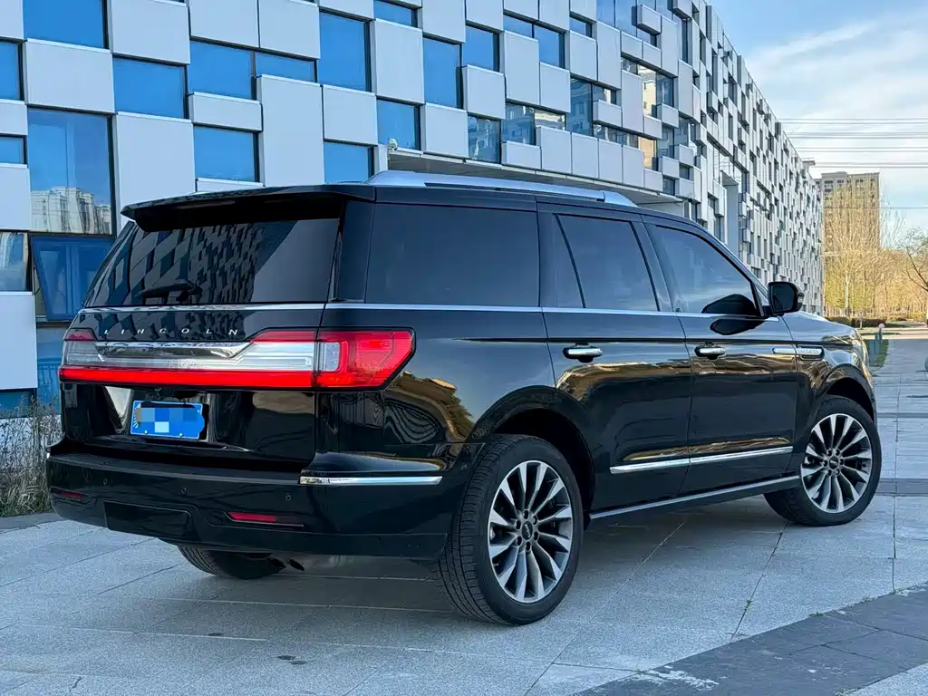 Lincoln Navigator 2018 — фото 9
