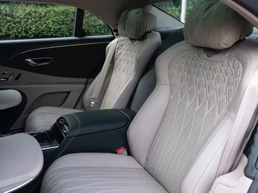 Bentley Flying Spur PHEV 2023 — фото 19
