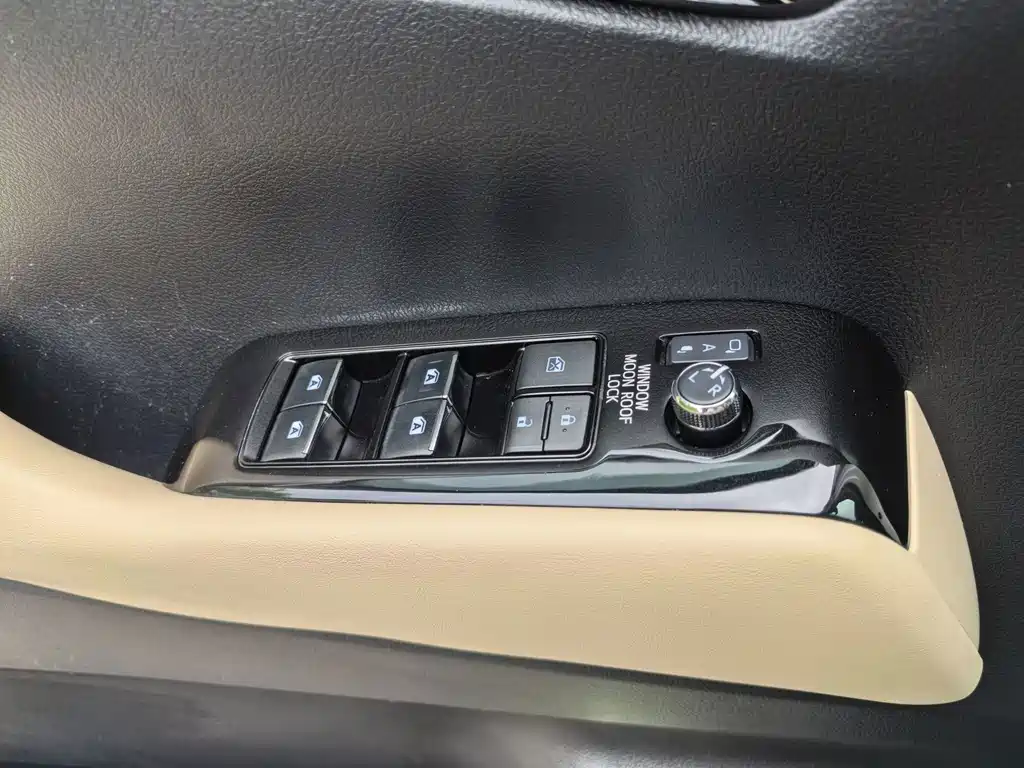 Toyota Alphard 2018 — фото 16