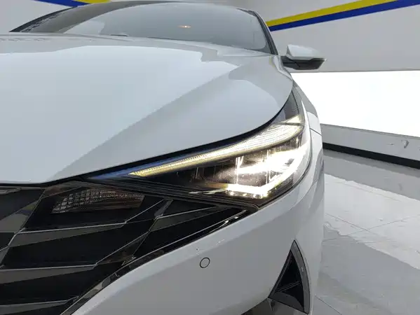 Hyundai Elantra 2021