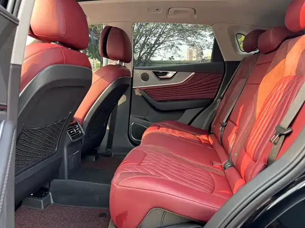Hongqi HS5 2025