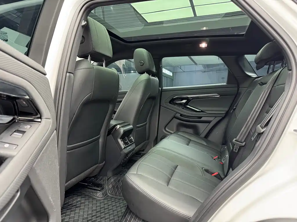 Land Rover Evoque 2021 — фото 11