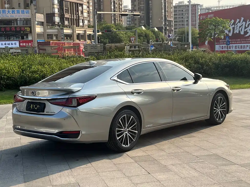 Lexus ES 2022 — фото 5