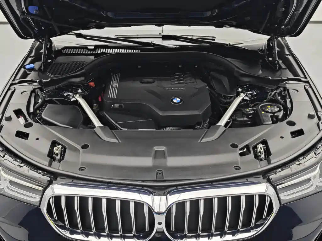BMW 6 Series GT 2024 — фото 11