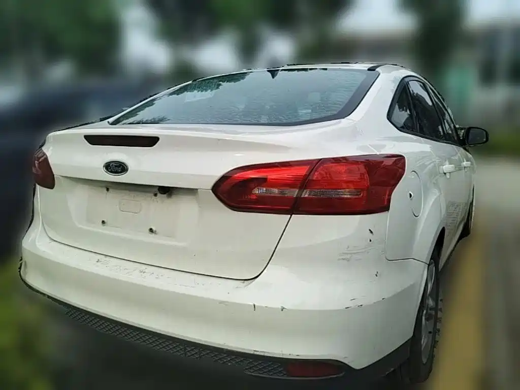 Ford Focus 2016 — фото 10