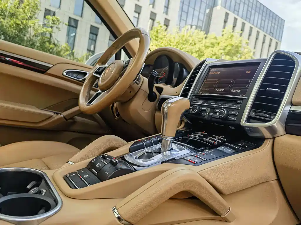 Porsche Cayenne 2015 — фото 13