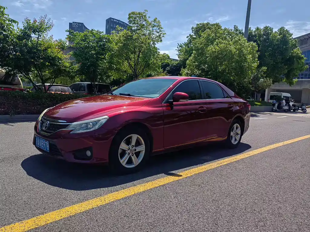 Toyota Reiz 2014
