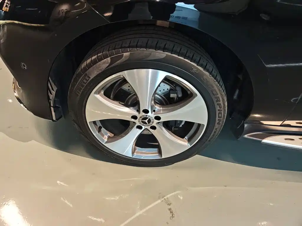 Mercedes-Benz GLE 2018 — фото 25