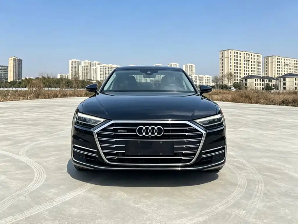 Audi A8 2018 — фото 2