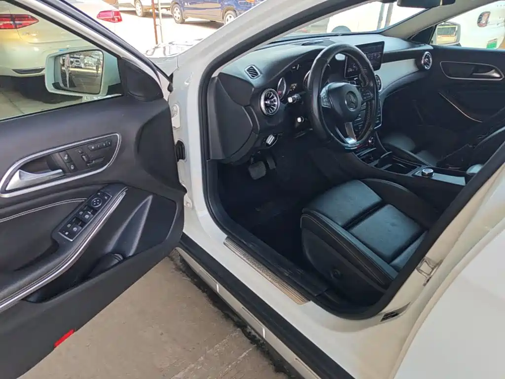 Mercedes-Benz GLA 2017 — фото 16