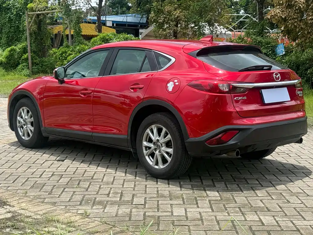 Mazda CX-4 2017 — фото 11