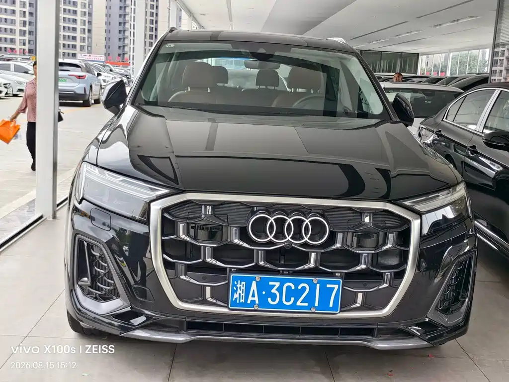 Audi Q7 2025 — фото 2