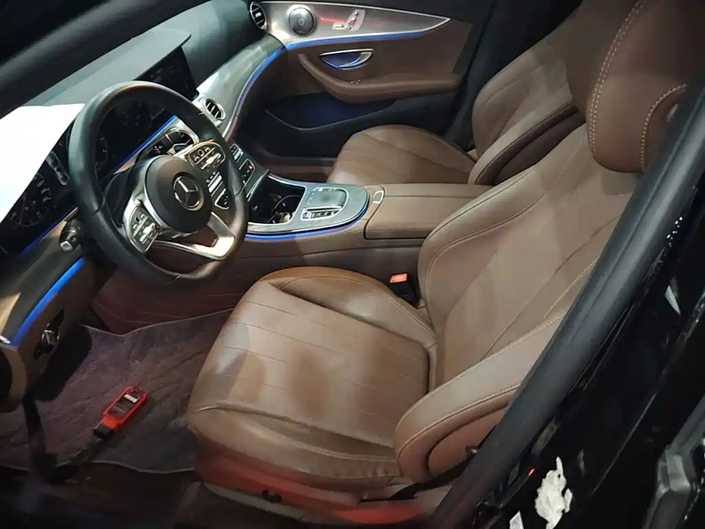 Mercedes-Benz E-Class 2019 — фото 15
