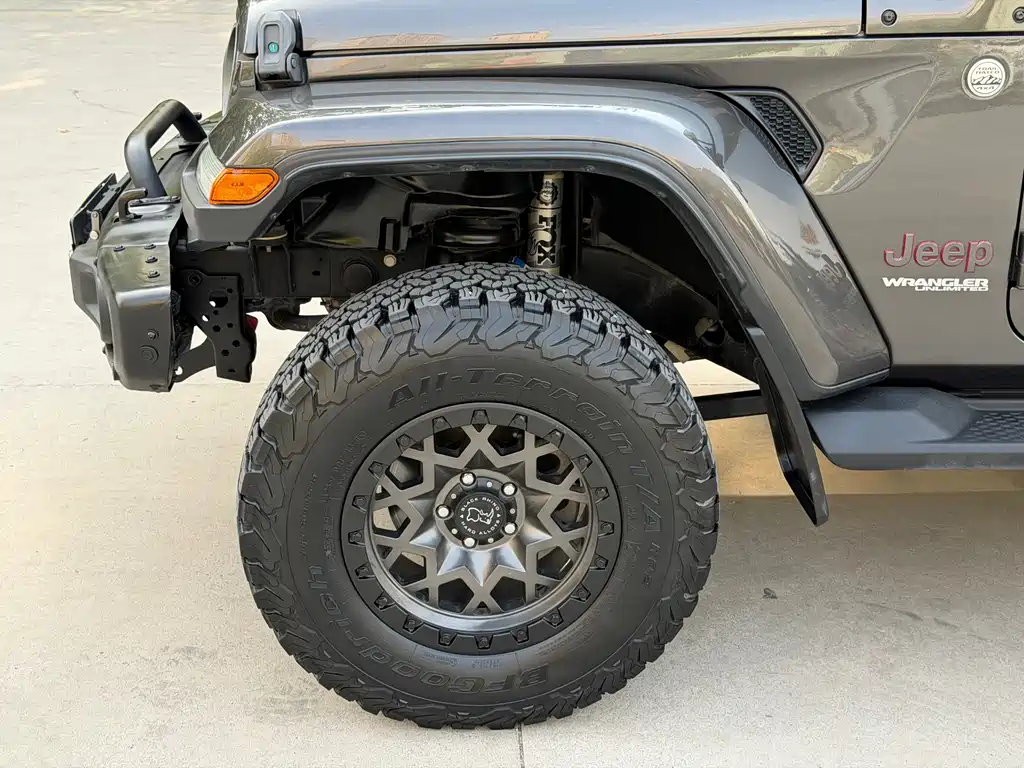 Jeep Wrangler 2020 — фото 2