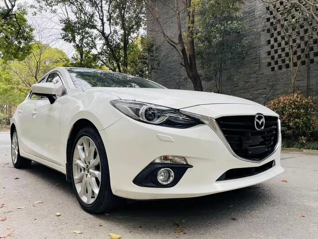 Mazda 3 Axela 2015 — фото 3