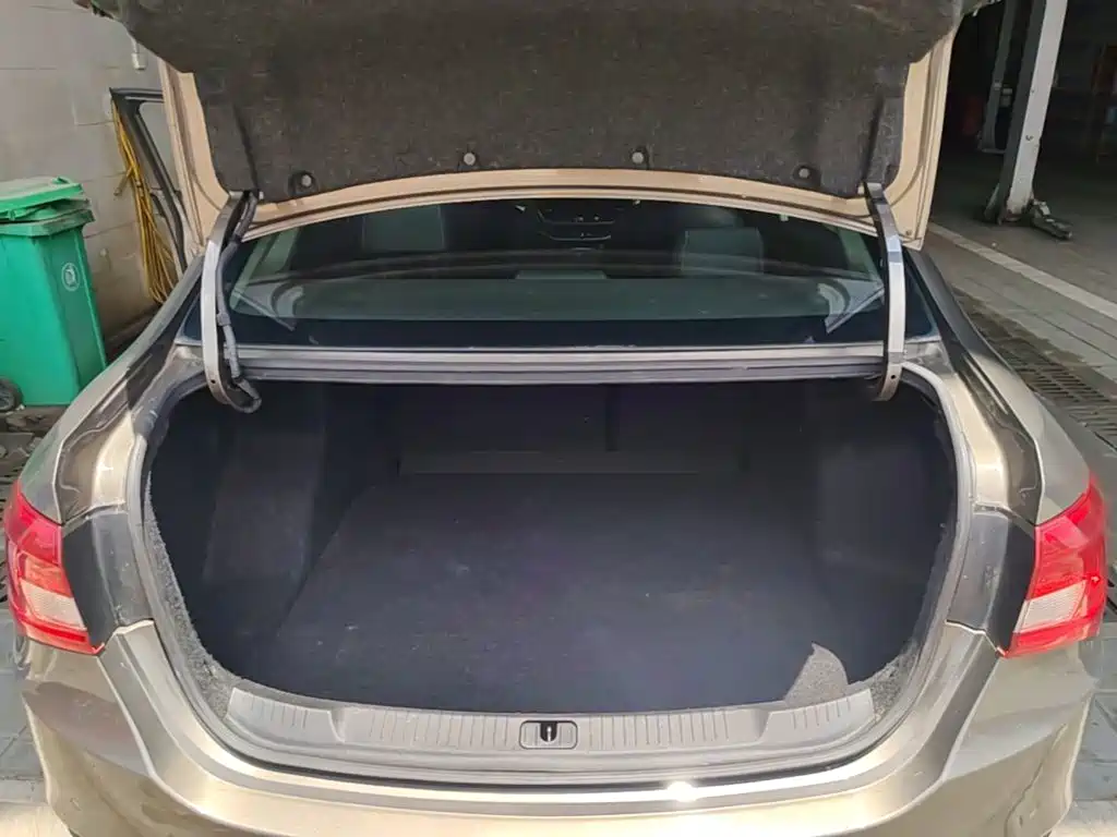 Buick Excelle 2015 — фото 19