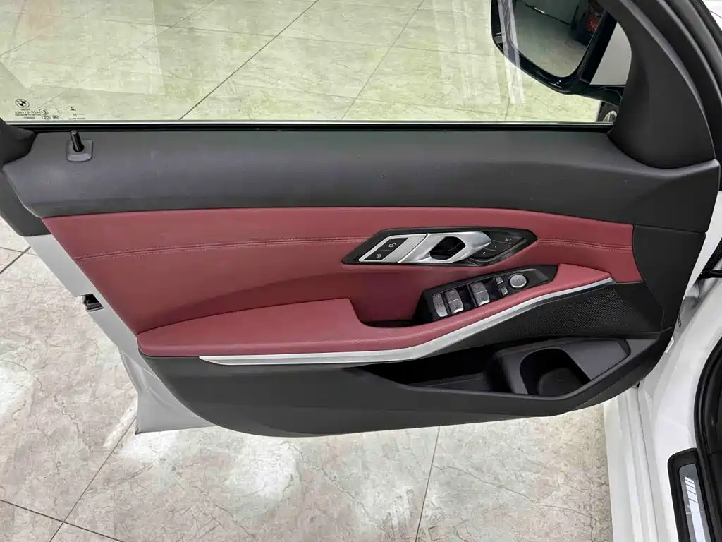 BMW 3 Series 2023 — фото 11