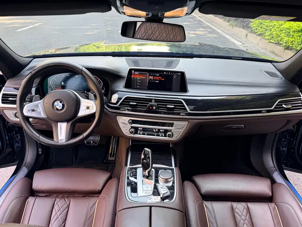 BMW 7 Series 2021 — фото 14