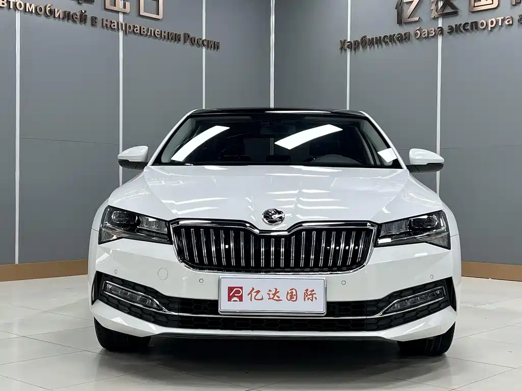 Skoda Superb 2022 — фото 2