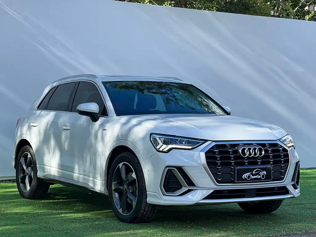 Audi Q3 2022 — фото 3