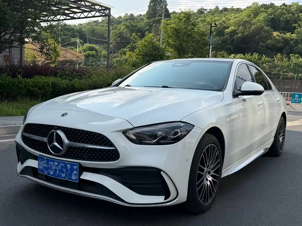 Mercedes-Benz C-Class 2025 — фото 1