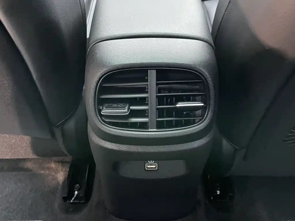 Hyundai Elantra 2022 — фото 16