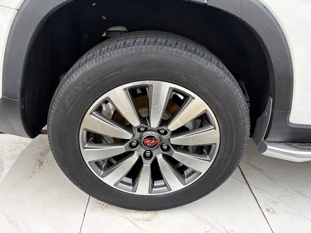 Roewe RX8 2018 — фото 10