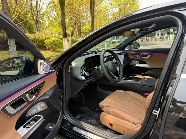 Mercedes-Benz E-Class 2025
