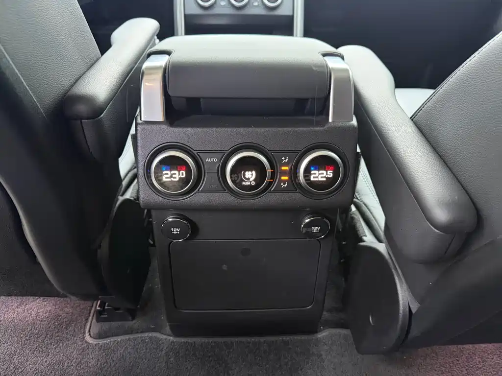 Land Rover Discovery 2020 — фото 12