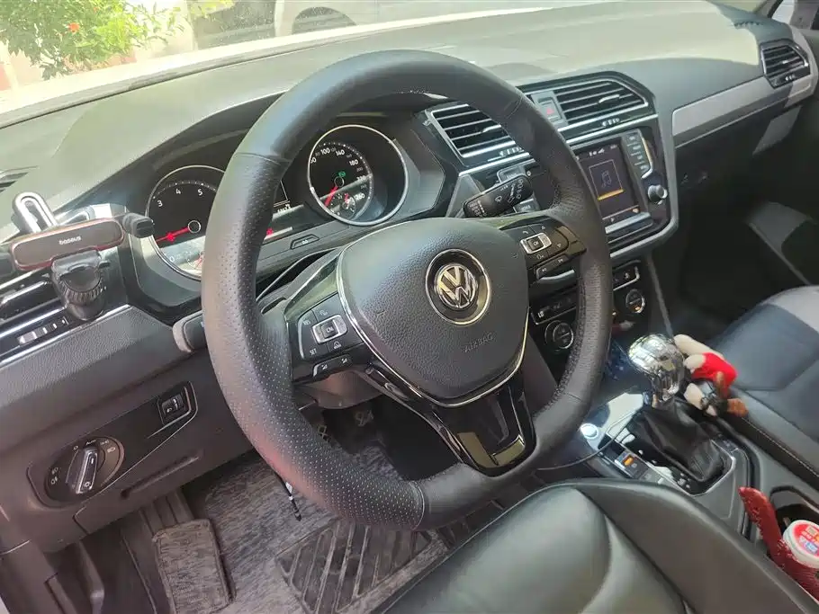 Volkswagen Tiguan L 2017 — фото 15