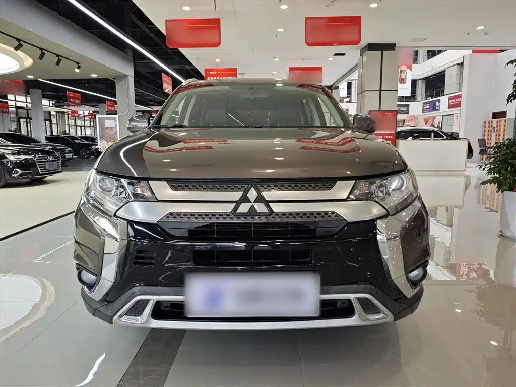 Mitsubishi Outlander 2019 — фото 13