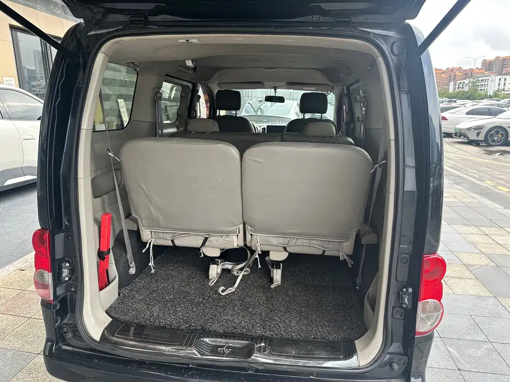 Nissan NV200 2018 — фото 11