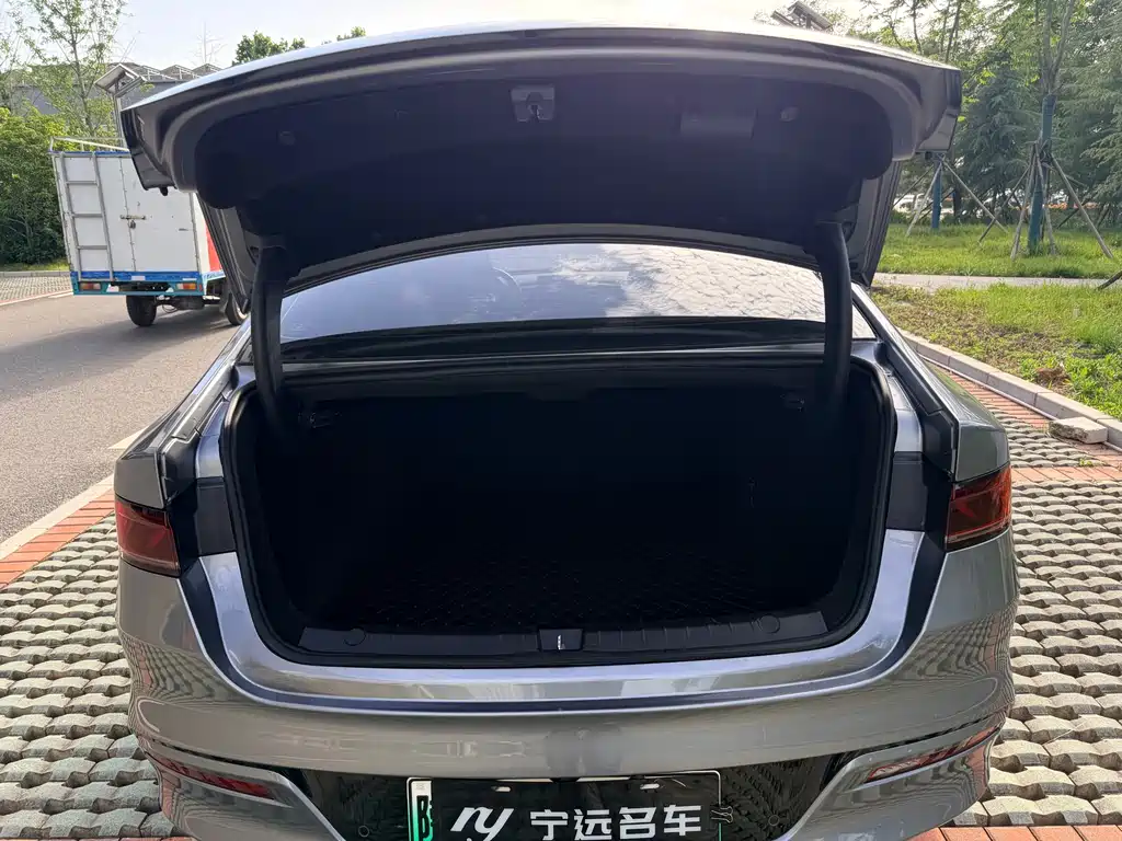 BYD Qin PLUS 2022 — фото 16