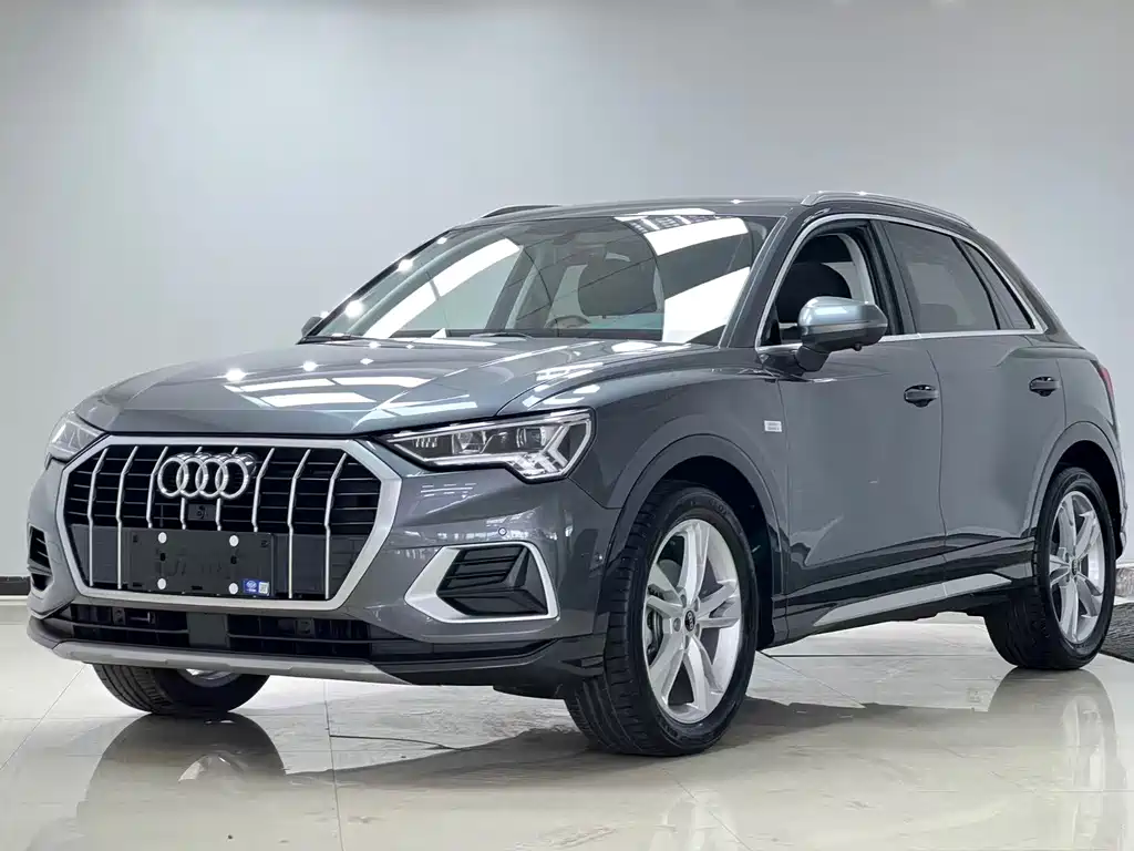 Audi Q3 2022 — фото 1