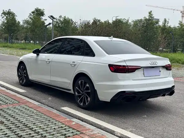 Audi A4L 2023