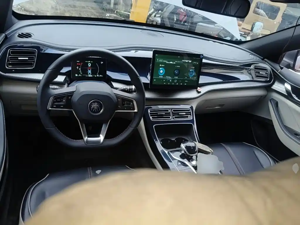 BYD Qin PLUS 2022 — фото 10