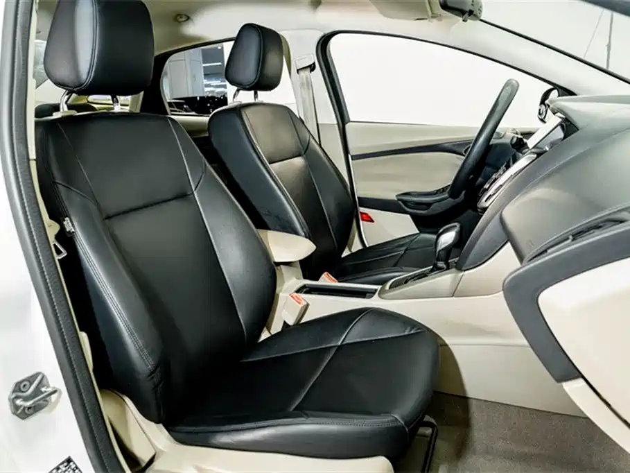 Ford Focus 2016 — фото 19