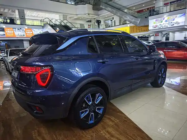 Lynk & Co 01 2019