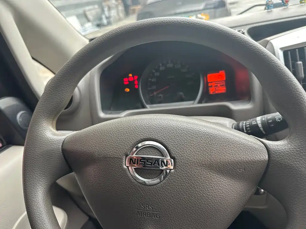 Nissan NV200 2018 — фото 9