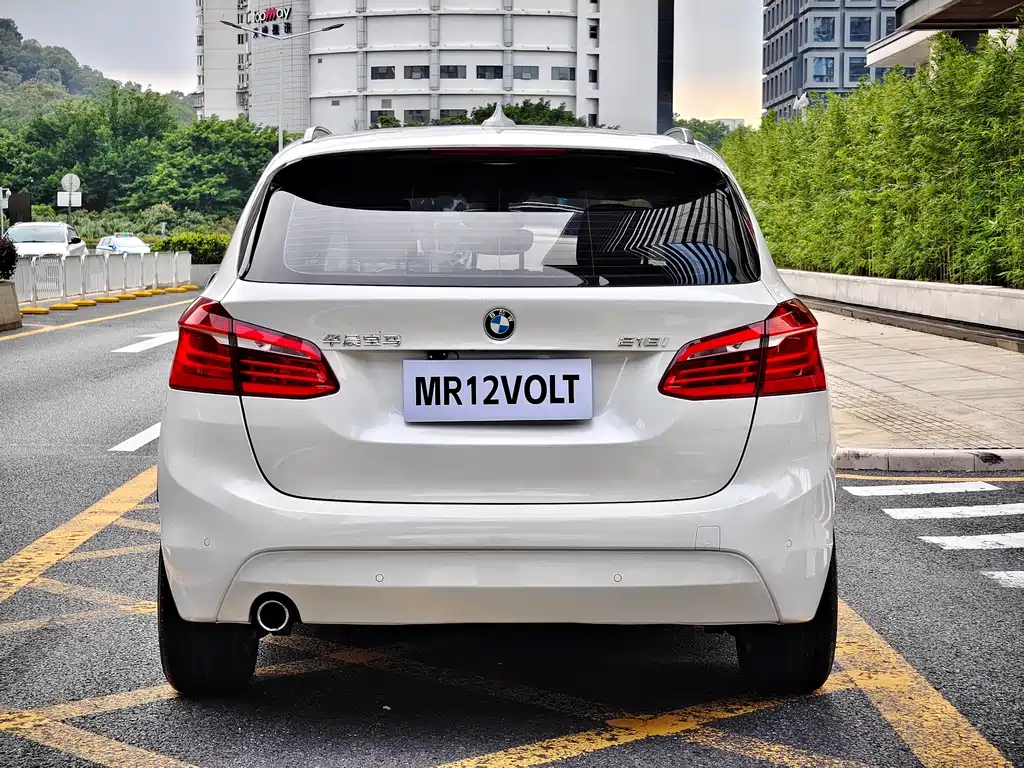 BMW 2 Series Active Tourer 2016 — фото 3