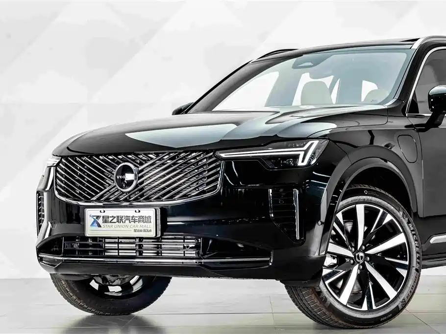 Volvo XC90 Plug-In Hybrid 2026 — фото 2