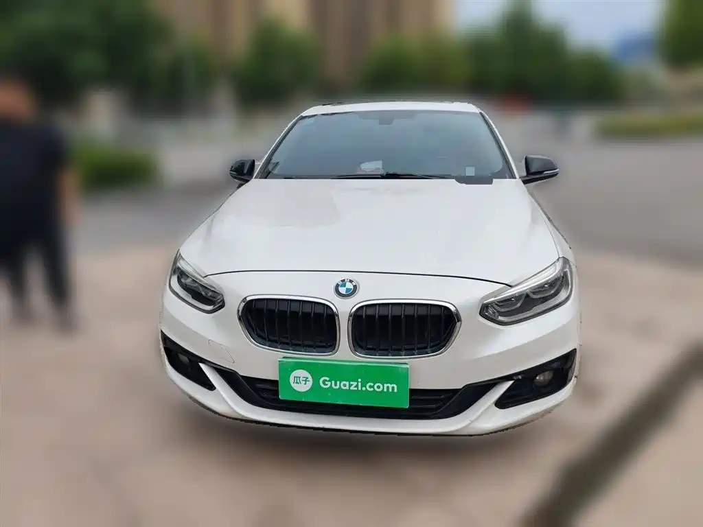 BMW 1 Series 2018 — фото 24
