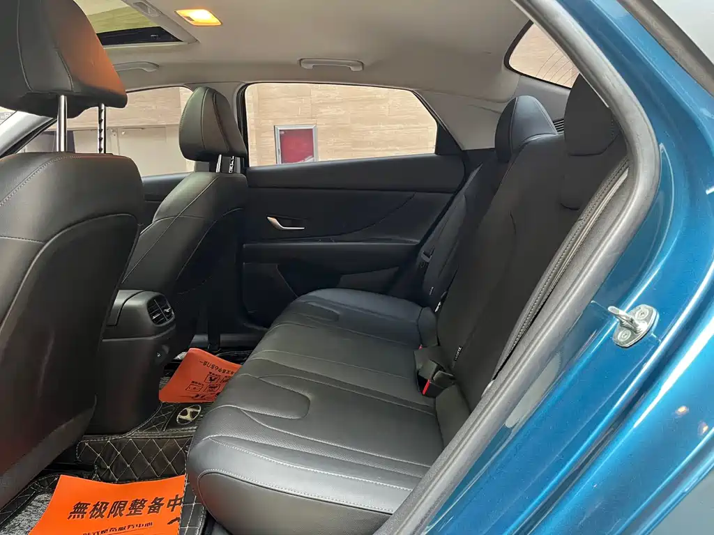 Hyundai Elantra 2022