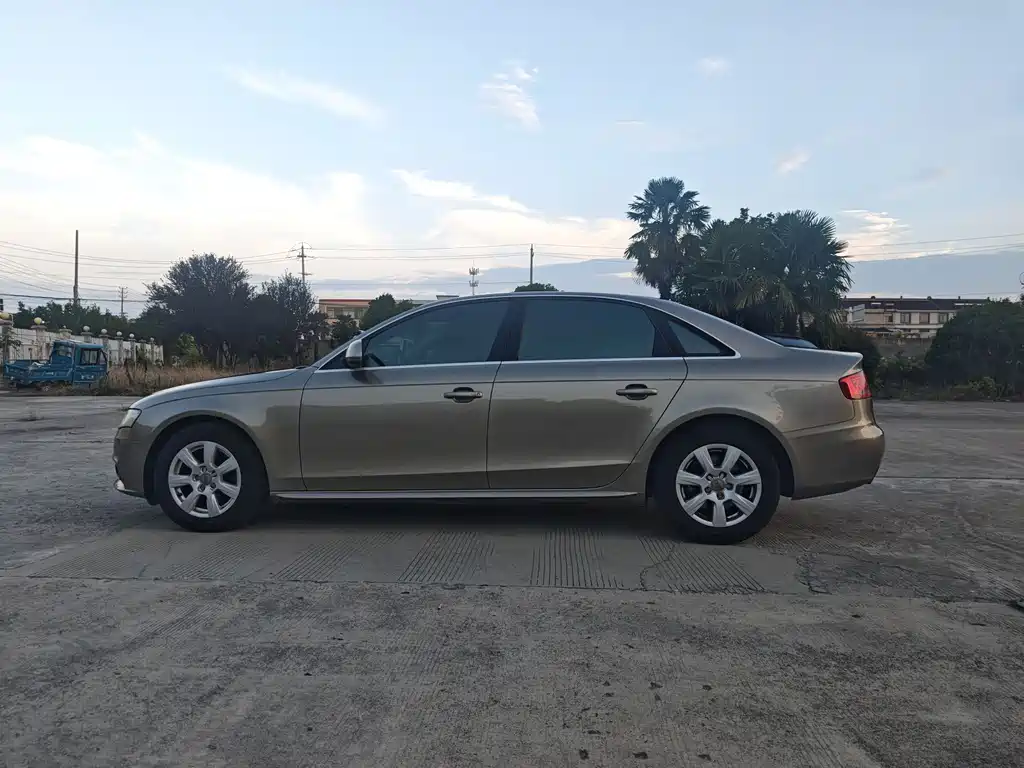 Audi A4L 2012